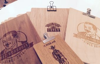 PORTE-MENUS GRAVES EN BOIS